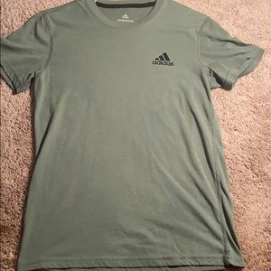 Green Adidas climate T-shirt